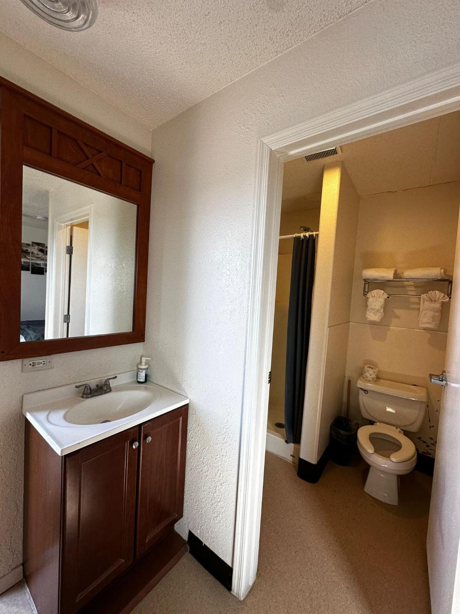 071a Private Near South Rim Sleeps 6- No Kitchen Apartment Valle